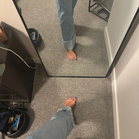 ❌SOLD❌Abercrombie & Fitch Curve Love 90s Relaxed Jean - Picture 4 of 7